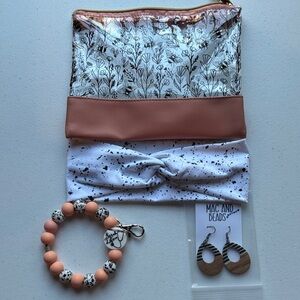 Floral Accessory Set